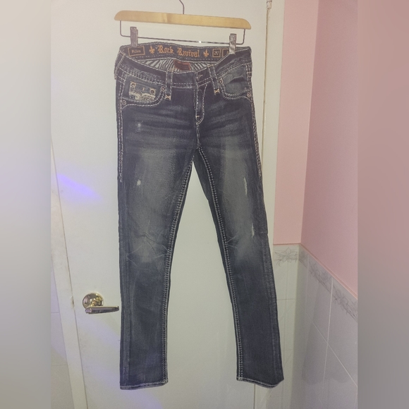 Fashion Jeans. Take a look. - Picture 2 of 16